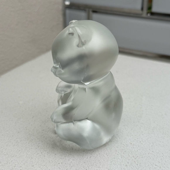 Vintage Fenton Bear Figurine Satin Glass - Picture 3 of 10
